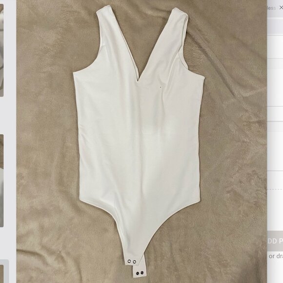 Abercrombie V-neck Bodysuit - Picture 1 of 3